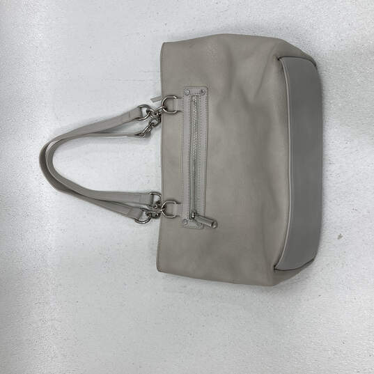 Womens Gray Faux Leather Outer And Inner Pocket Double Handle Tote Bag image number 2