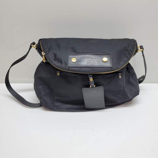 AUTHENTICATED MARC JACOBS CROSSBODY LEATHER TRIM FLAP MAGNET PURSE 15x11x5in image number 1