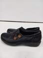 Women's Clarks Evianna Black Leather Loafers Size 10 image number 3