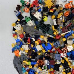 10.9 oz. Lego Misc Minifigures Bulk Lot alternative image
