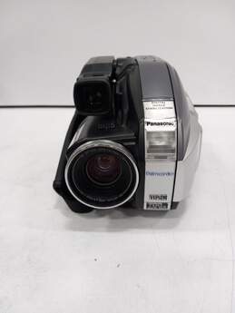 Panasonic VHS-C 700 Digital Zoom Palmcorder Camcorder With Camera Bag alternative image