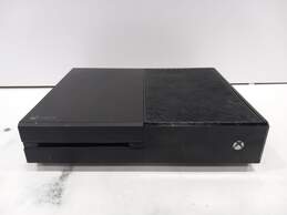 Microsoft Xbox One Console Game Bundle alternative image