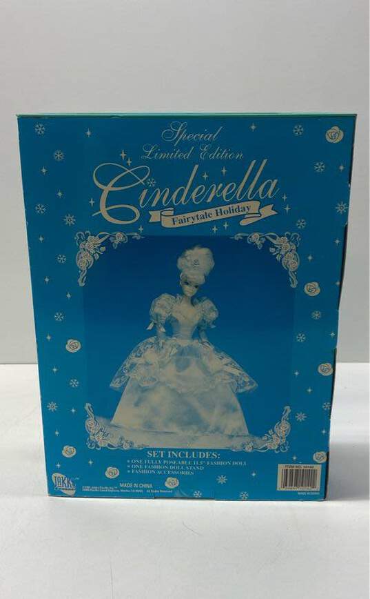 Jakks Pacific Cinderella Fairytale Holiday Edition Fashion Doll image number 7