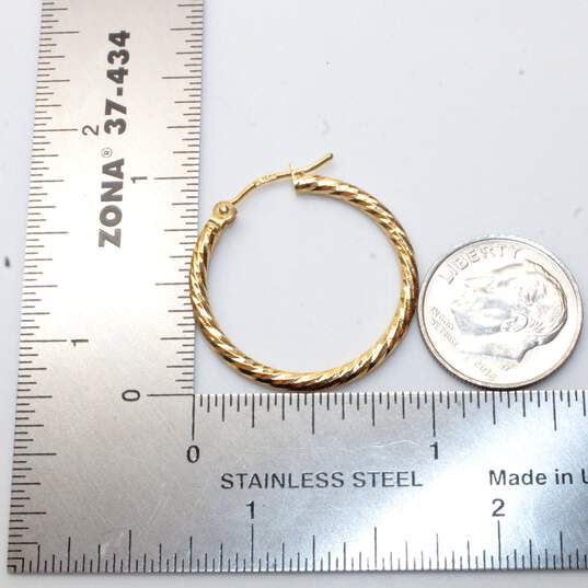 14K Yellow Gold Textured Hoop Earrings - 1.54g image number 3