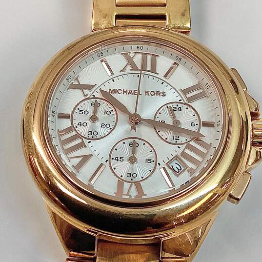 Designer Michael Kors Gold Tone Chain Strap Round Analog Dial Quartz Wristwatch image number 2