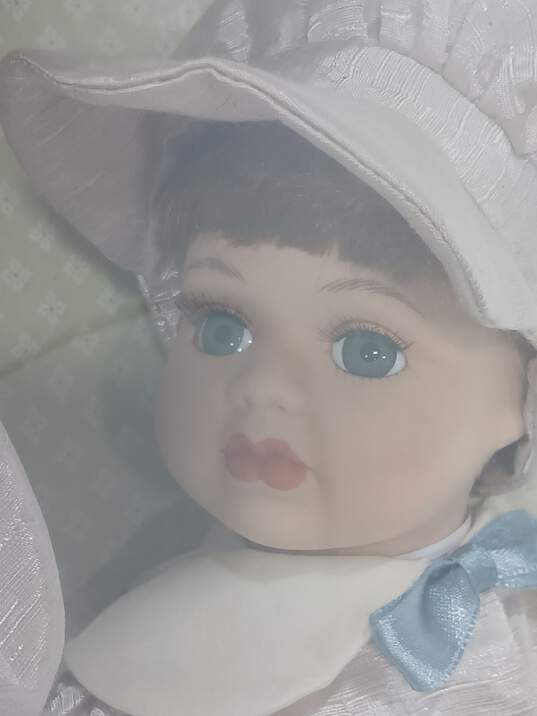 Classic Treasures Porcelain Dolls 2pc Set image number 3