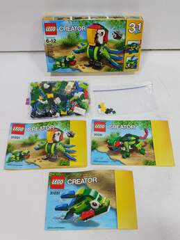 Assortment of LEGO Set Pieces alternative image