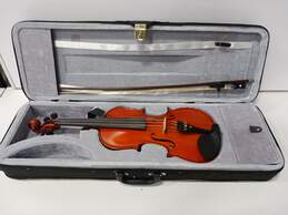 Stravani V-544 Violin w/ Case