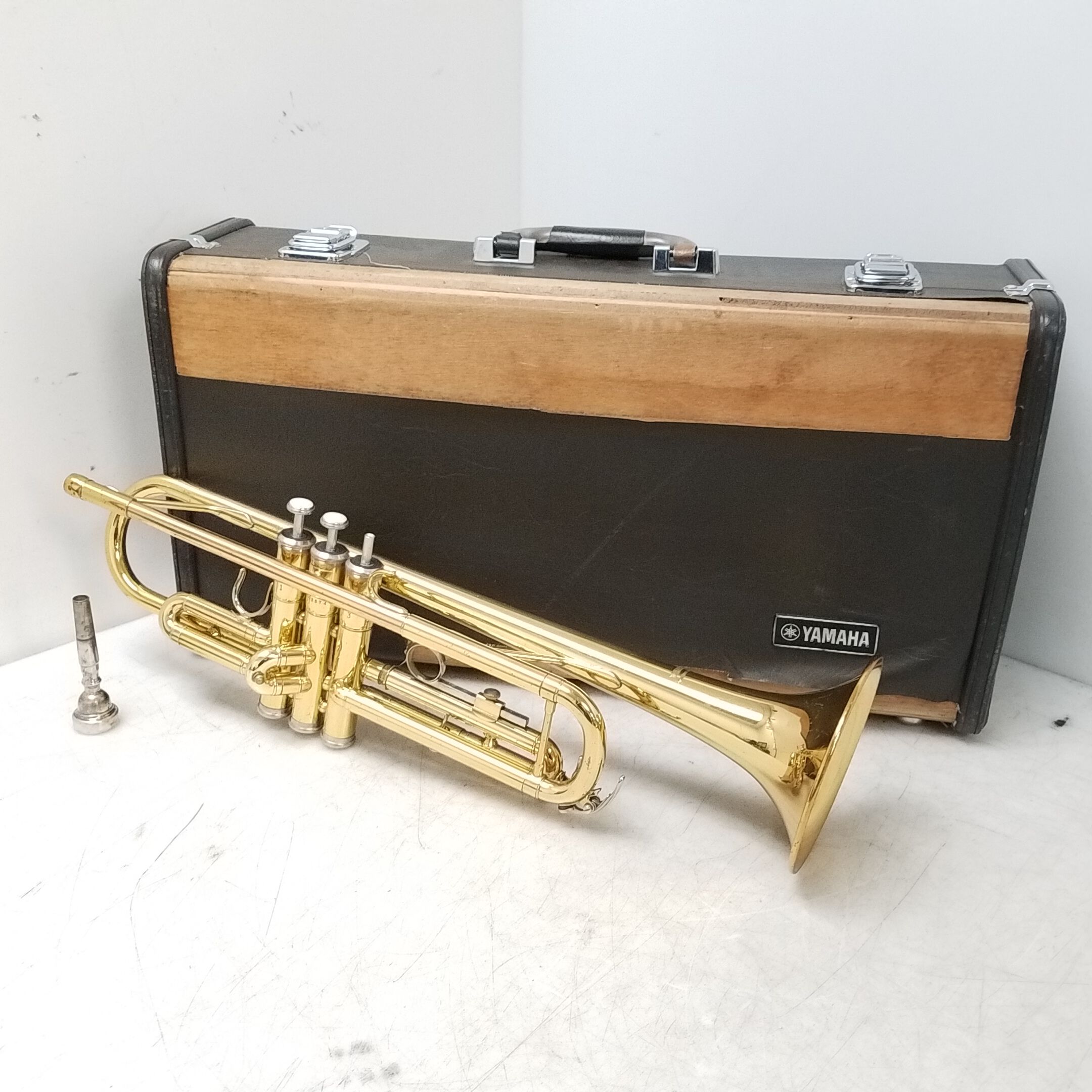 Buy the Yamaha Bb Trumpet Standard YTR-2335 with Case | GoodwillFinds