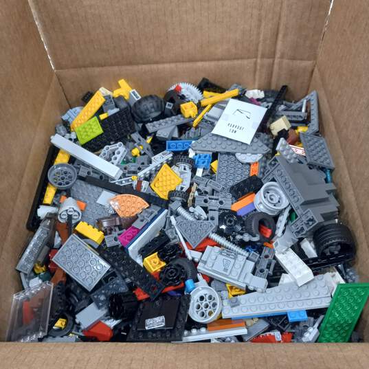 8lbs Lot of Assorted Lego Building Bricks image number 1