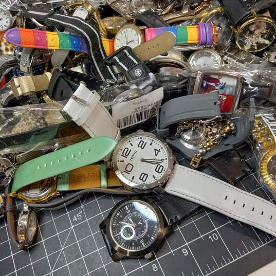 Bulk Lot of Assorted Watches – 6.05lbs. image number 5