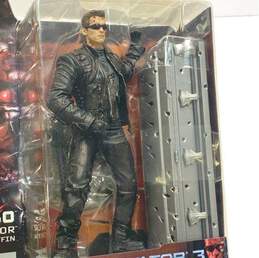 2003 McFarlane Toys Terminator 3 (T-850) Terminator With Coffin (Factory Sealed) alternative image