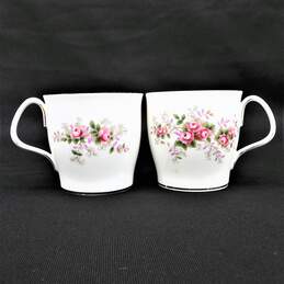 Set of 2 Royal Albert Lavender Rose Pink Gold Accents England Tea Cups alternative image