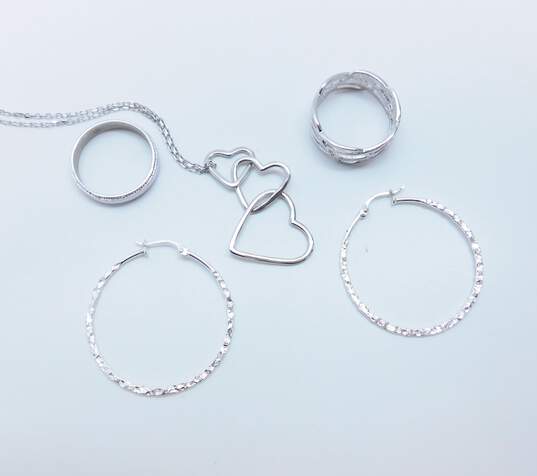 Contemporary 925 Graduated Interlocking Hearts Pendant Necklace Textured Hoop Earrings & Woven & Band Rings 12.8g image number 1