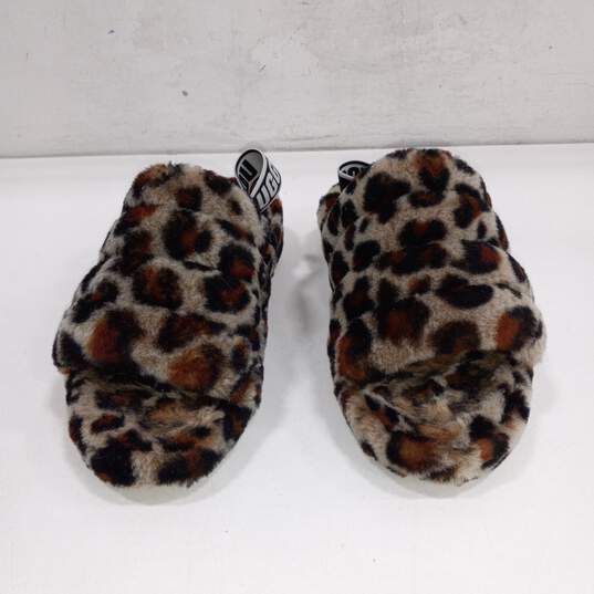 Ugg Yeah Leopard Print Slippers Size 9 image number 1