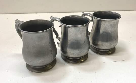 Vintage Pewter Beverage Mugs 3 Piece 4.5in Tall Table/Barware Set image number 2