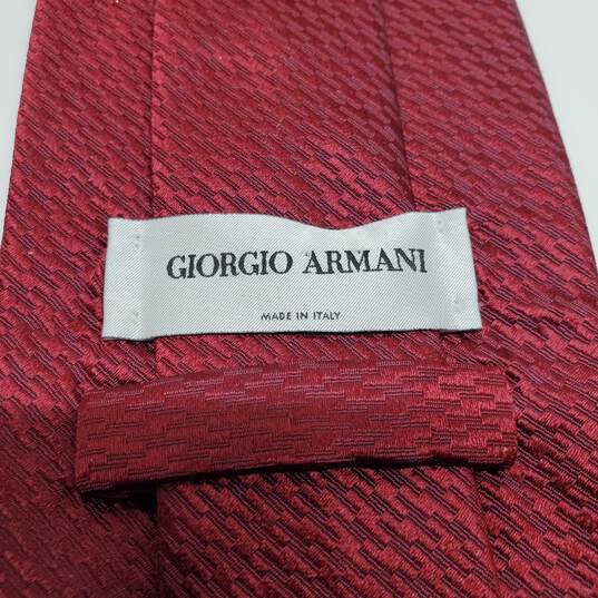 AUTHENTICATED MEN'S GIORGIO ARMANI RED SILK 56in NECK TIE image number 2