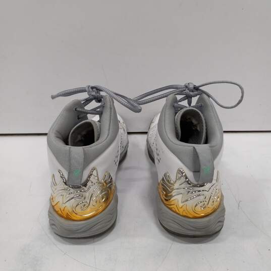 Jordan Men's 629876-105 Melo M10 White/Gray Shoes Size 9 image number 3