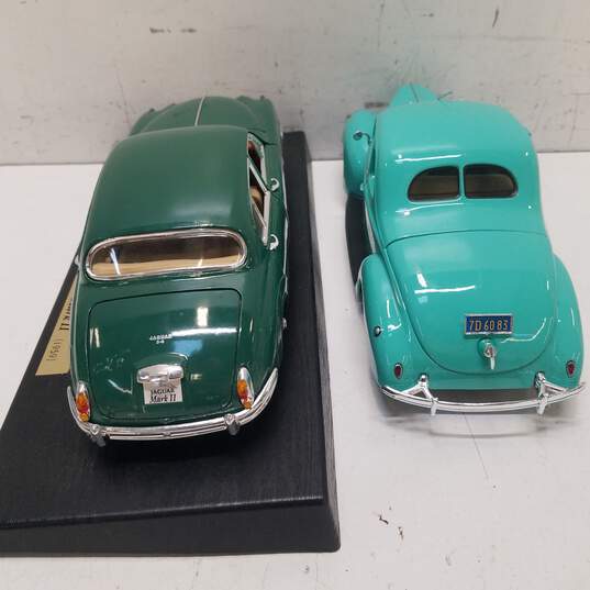 Bundle of 2 Assorted Maisto 1/18 Scale Toy Cars image number 5