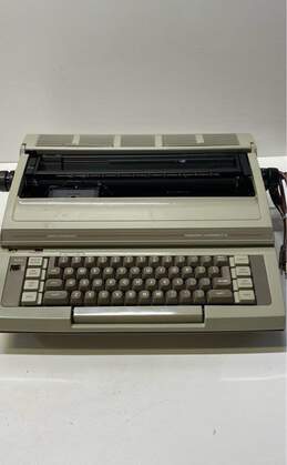 Smith-Corona Memory Correct II Electronic Typewriter