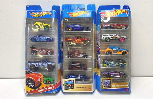 Assorted Hot Wheels 5 Pack Bundle Lot of 3 NIP image number 1