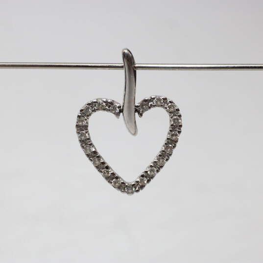14K White Gold Diamond Accent Heart Pendant - 1.5g image number 2