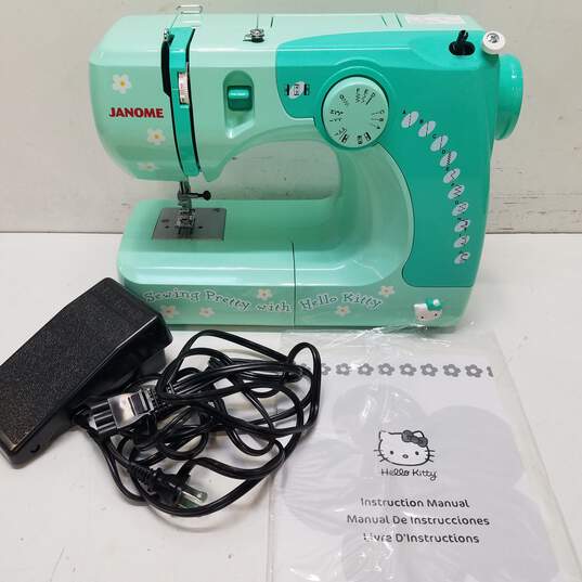 Hello Kitty Sewing Machine by Janome: Tool Review
