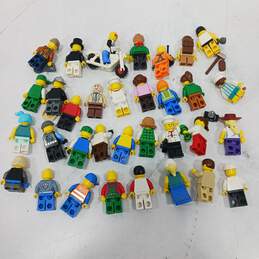 Bag of Assorted Minifigs alternative image
