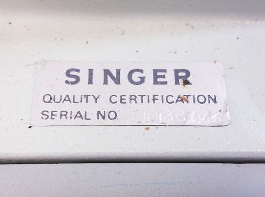 Vintage Singer Stylist Model 413 Zig Zag Sewing Machine image number 8