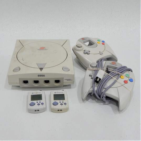 Sega Dreamcast Console Bundle w/Controllers Untested image number 1