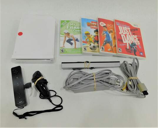 Nintendo Wii Bundle W/ 4 Games, Power AV Cable image number 1
