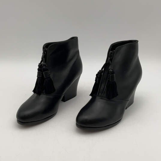 Womens Black Almond Toe Block Heel Tasseled Zip Ankle Booties Size 7.5 image number 2