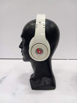 White Beats By Dre Headphones w/ Case alternative image