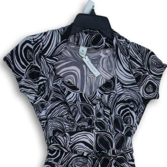 NWT White House Black Market Womens Black White Abstract Fit & Flare Dress Sz XS image number 3