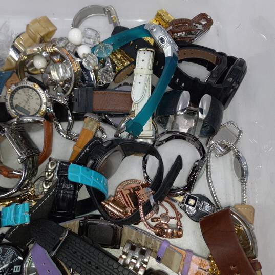 9.5lb Bulk of Mixed Variety Watches image number 4