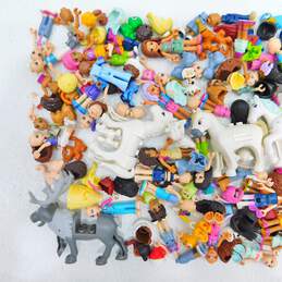 10.4 oz. LEGO Friends Minifigures Bulk Lot alternative image