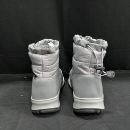 Eddie Bauer Gray Snow Boots (Women's Size 6 Left And Size 8 Right) alternative image