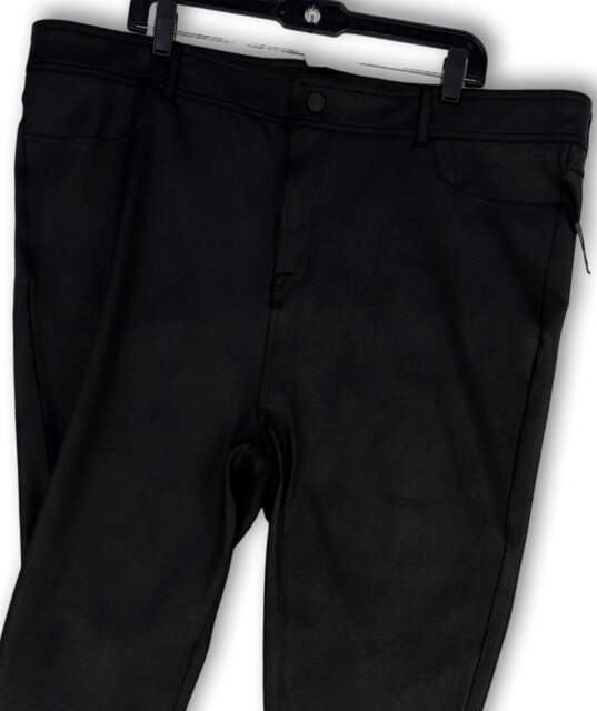 Womens Black Flat Front Pockets Stretch Skinny Leg Dress Pants Size 22W image number 3
