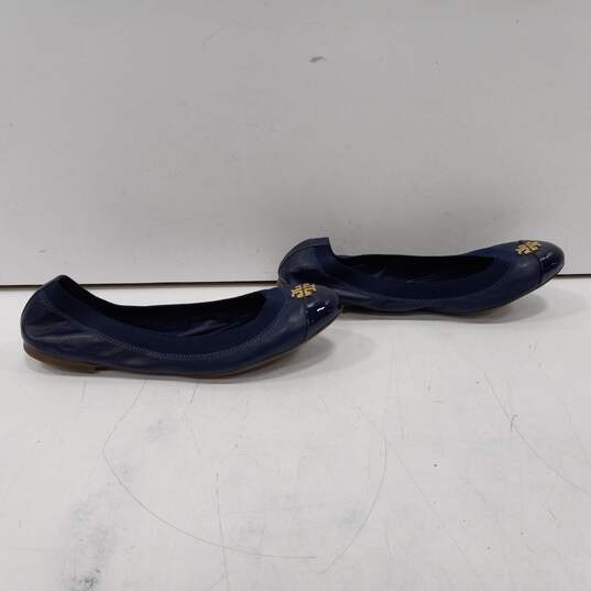 Women's Tory Burch Size 8.5 Blue Flats image number 4