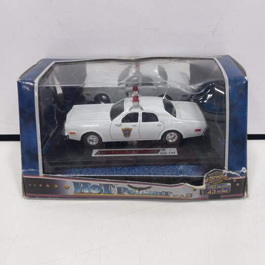 Hot Pursuit 1978 Plymouth Fury Colorado State Patrol Die-Cast Model Car IOB image number 1