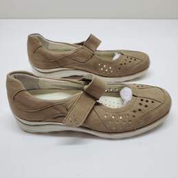 Dromedaris Leather Flat Loafer Comfort Shoes Khaki/Beige Women's Sized 6.5 alternative image