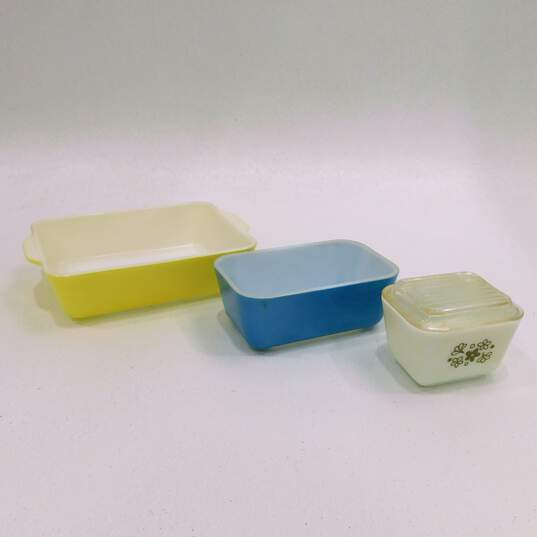 VTG Pyrex Primary Color Yellow Blue Refrigerator Dishes & Spring Blossom Fridgie image number 1