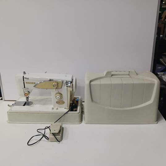 Necchi Alco Sewing Machine W/Case image number 1