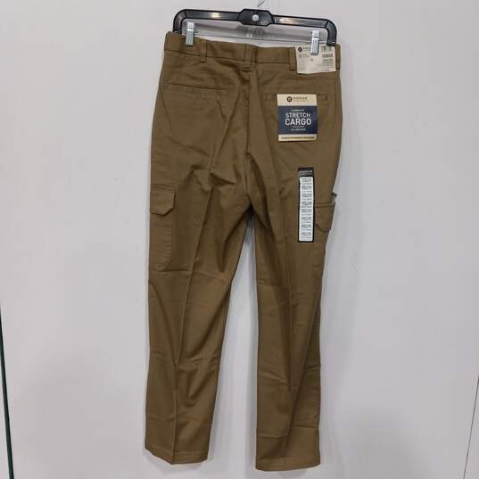 Haggar Men's Classic Fit Cotton Stretch Cargo Pants Size 32x30 image number 2
