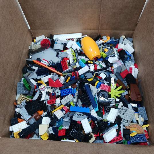 9.5lbs Lot of Assorted Brands Building Toy Blocks image number 1