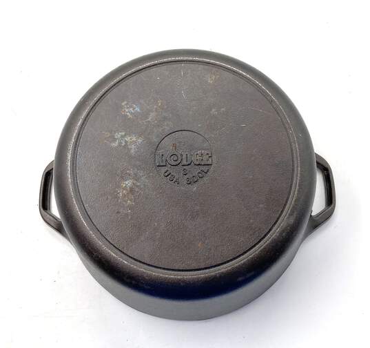 Lodge Cast Iron Dutch Oven with Lid image number 4