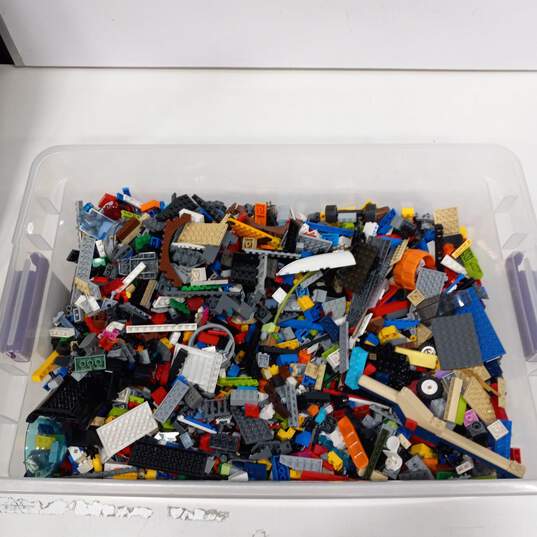 7.5lb Bulk of Assorted Lego Building Blocks, Pieces and Bricks image number 4