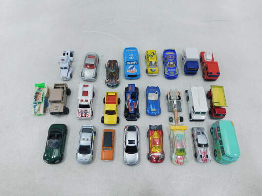 Lot 0f 25 Mixing Die Cast  Cars Includes    Matchbox & Hotwheels image number 4