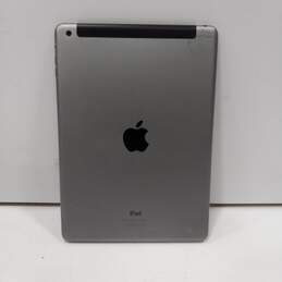 Apple iPad Air Tablet 16GB alternative image