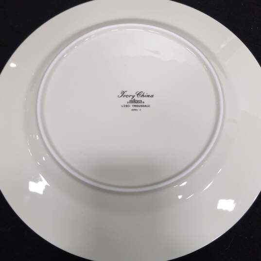 Bundle of Four Mikasa Ivory Dinner Plates image number 4